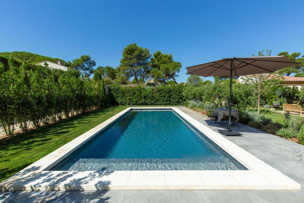 Le Mas Des Fees Hotel Eygalieres  Exterior photo
